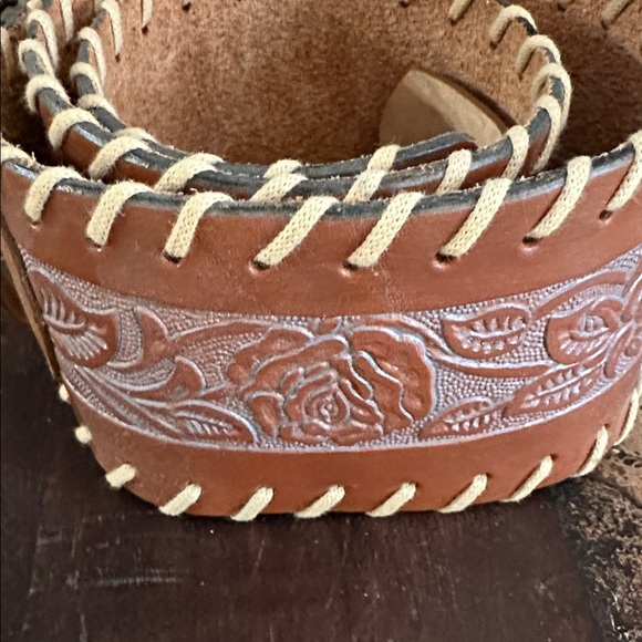 Streets Ahead Beige Leather Piece - Picture 3 of 4